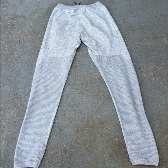 Gymshark Light Gray Sweatpants - Picture 6 of 6